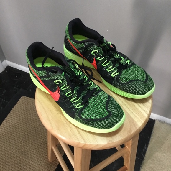 nike lunartempo running shoes
